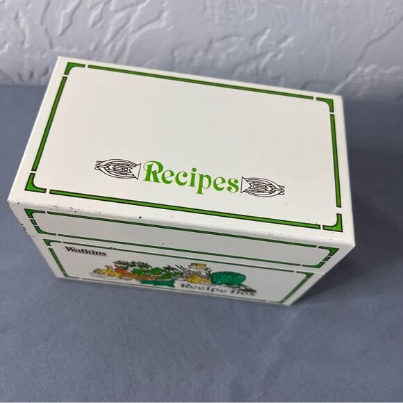 Vintage Recipe Holder 70s Blank Cards Metal Tin Watkins Vegetables - Picture 6 of 16